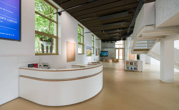 Illustration de Le hall